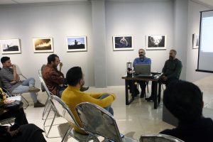 نشست تخصصی عکس با حضور امیر نریمانی در قم برگزار شد